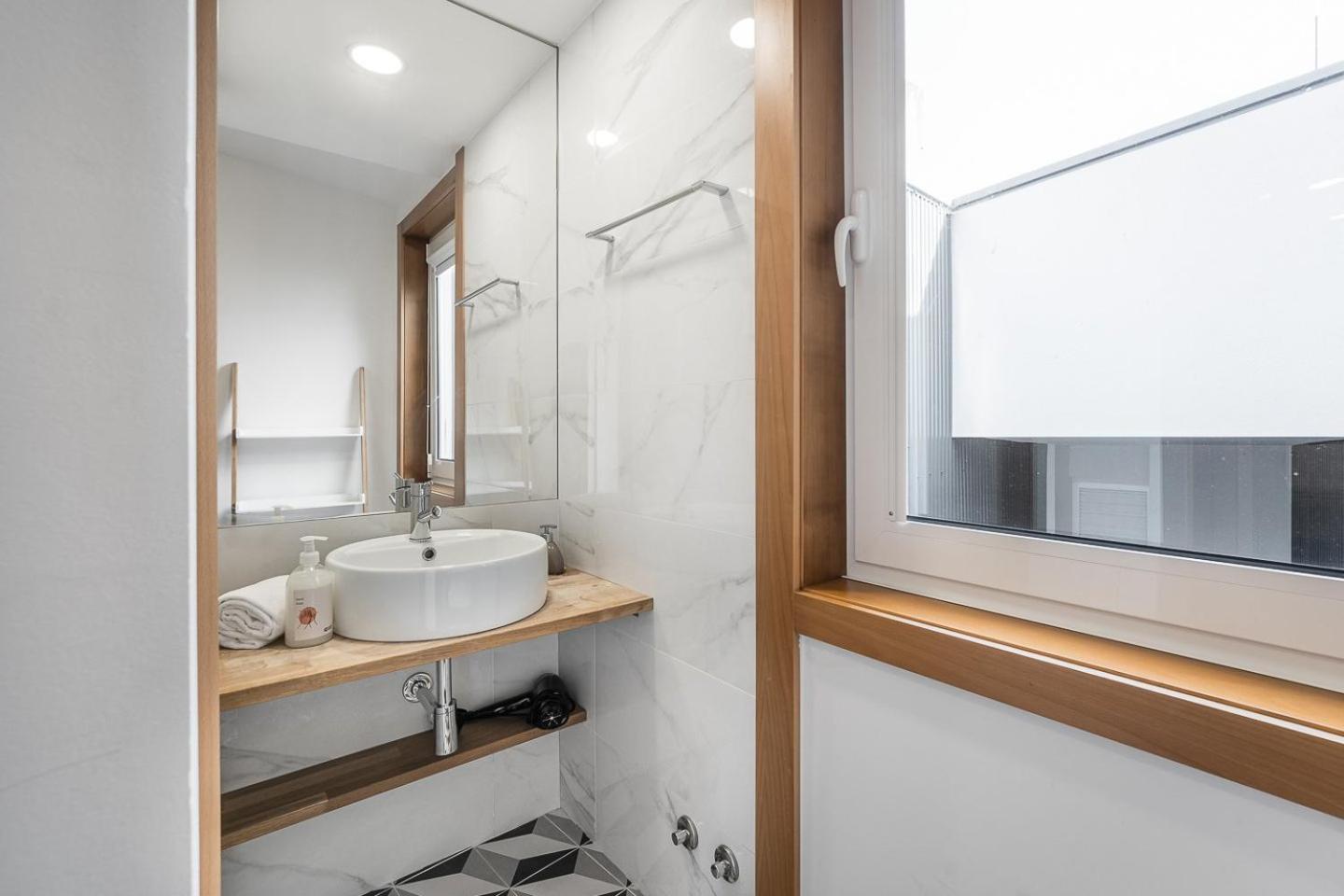Guestready - Bright Duplex In Downtown Porto Exterior foto